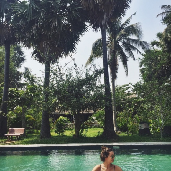 Meet your Posher, Emily - Picture 1 of 6